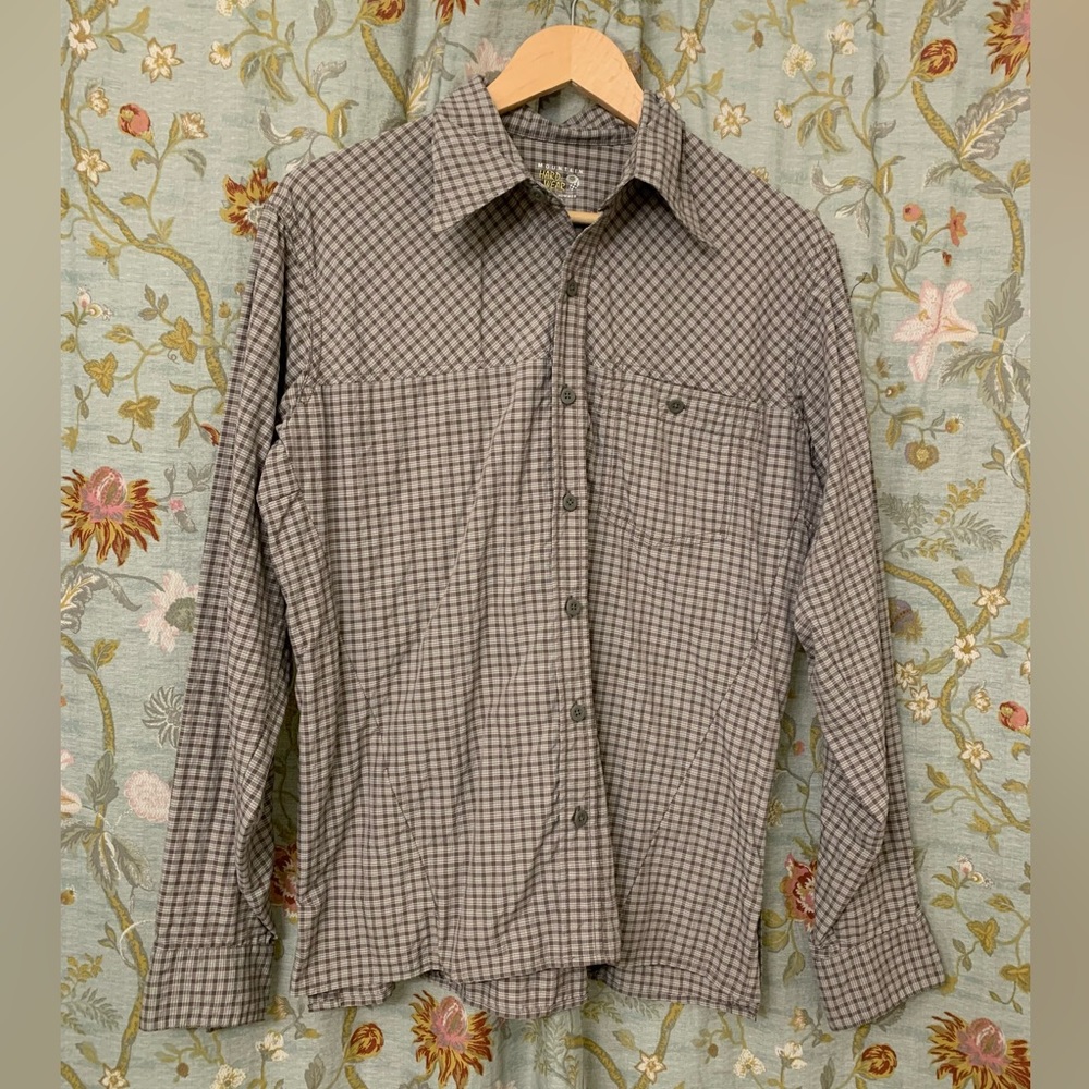 Mountain Hardware, men’s button-down sports shirt with zippered side vent